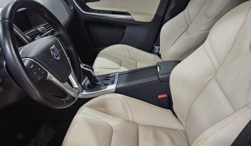 Volvo XC-60 2.0 T5 full