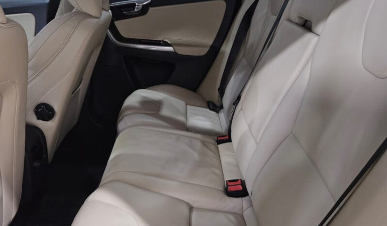 Volvo XC-60 2.0 T5 full