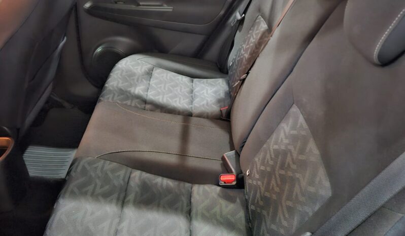 Nissan Kicks Active full
