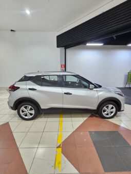 Nissan Kicks Active full