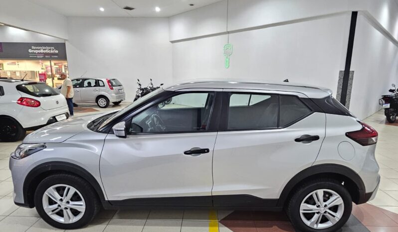 Nissan Kicks Active full