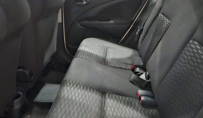 Toyota Etios 1.3 full