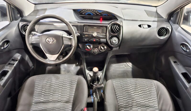 Toyota Etios 1.3 full