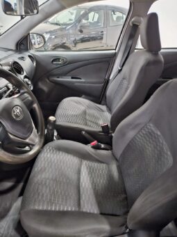 Toyota Etios 1.3 full