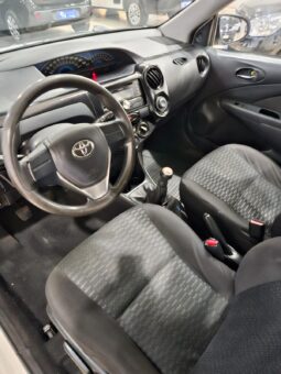 Toyota Etios 1.3 full