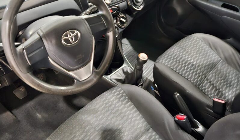 Toyota Etios 1.3 full