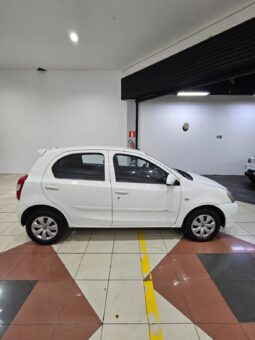 Toyota Etios 1.3 full
