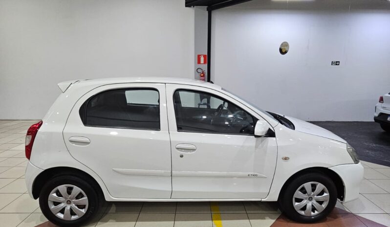 Toyota Etios 1.3 full