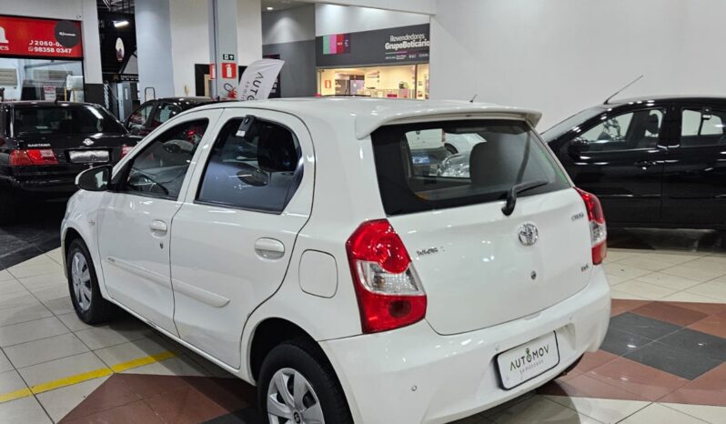 Toyota Etios 1.3 full