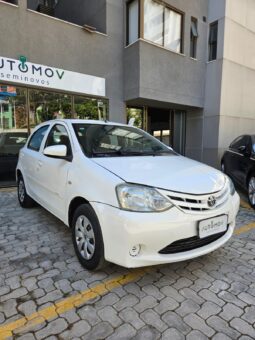 Toyota Etios 1.3 full