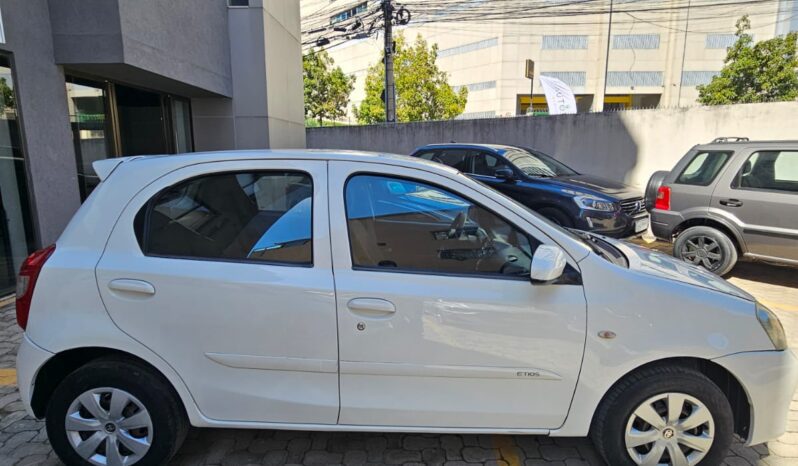 Toyota Etios 1.3 full