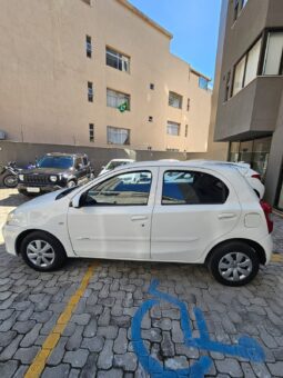 Toyota Etios 1.3 full