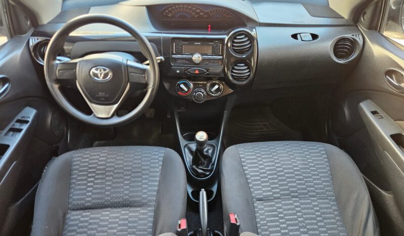 Toyota Etios 1.3 full