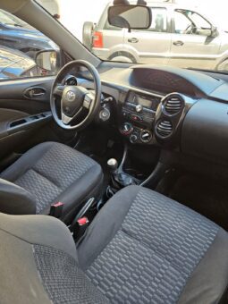 Toyota Etios 1.3 full