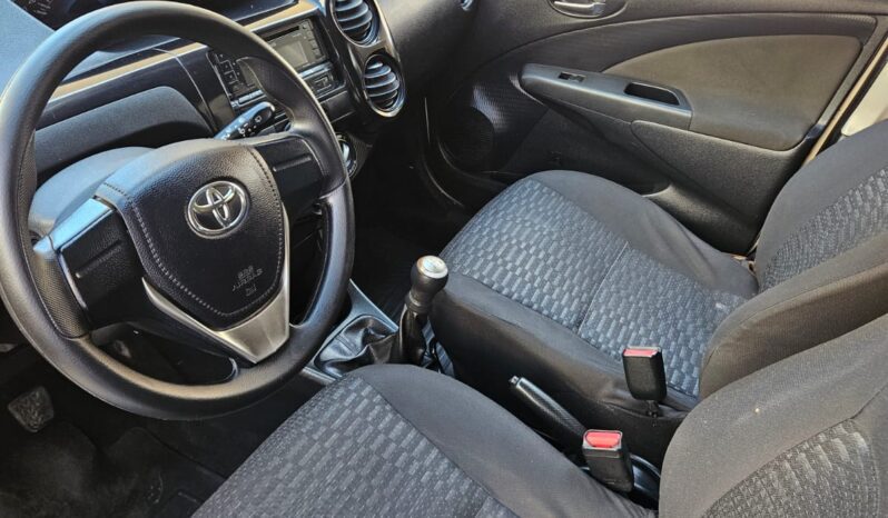 Toyota Etios 1.3 full