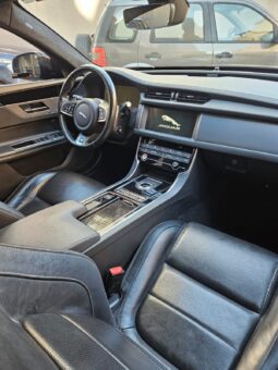 Jaguar XF Sport 25T full